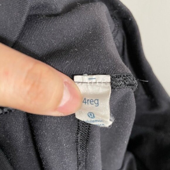 Lululemon Black Astro Pants size 4 Reg - Picture 7 of 7